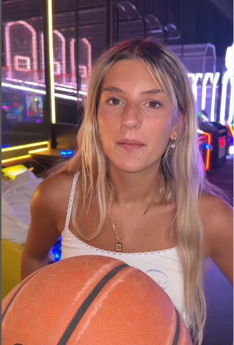 Amber Griz: Rising Star on TikTok & Instagram (2025)