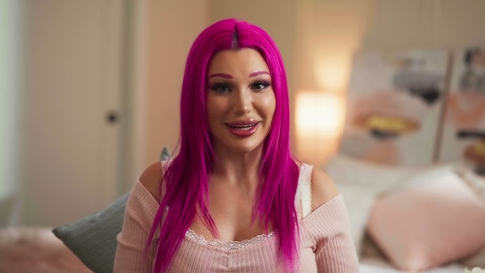 Lily Lou Biography: Age, Career & Net Worth 2025