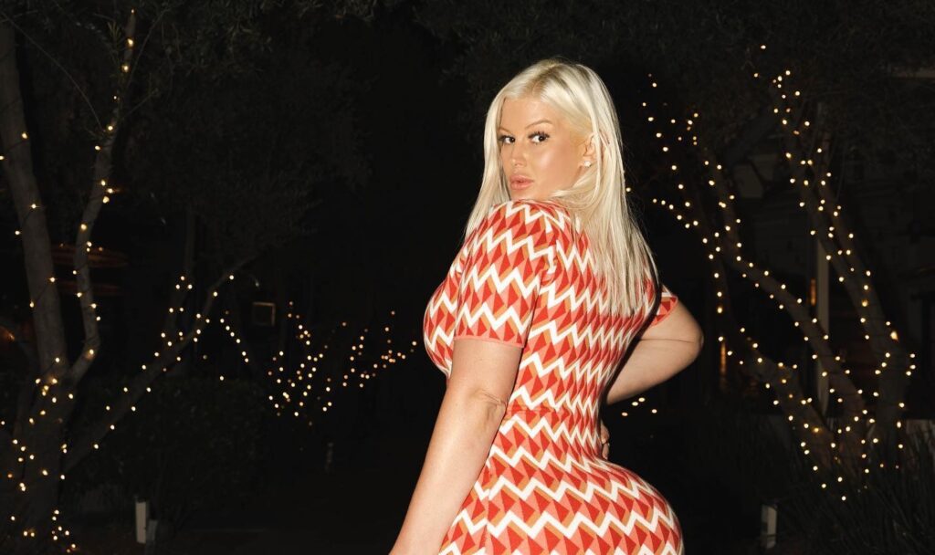 Julie Cash Biography: Life, Career & Net Worth 2025