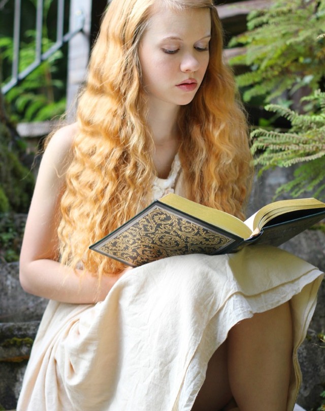 Dolly Little Biography: Age, Career, Net Worth & Life Story