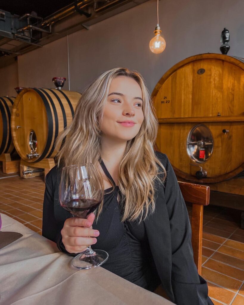 Amber Moore Biography: Age, Career, Boyfriend & Net Worth 2025