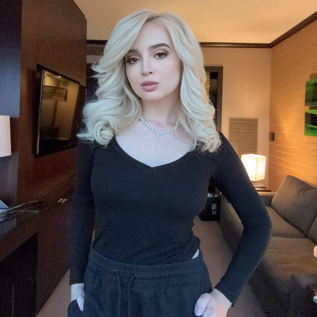 Lexi Lore Biography: Age, Career, Net Worth & More (2025)