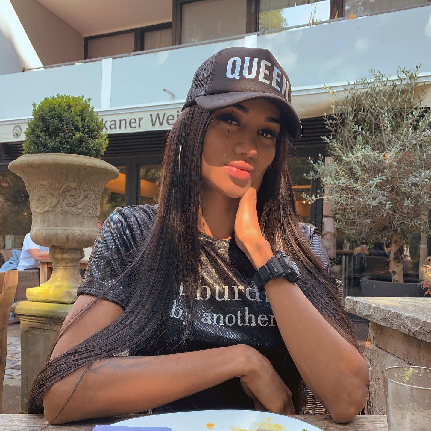 Laura Saenz: Age, Career, Height, Boyfriend & Net Worth